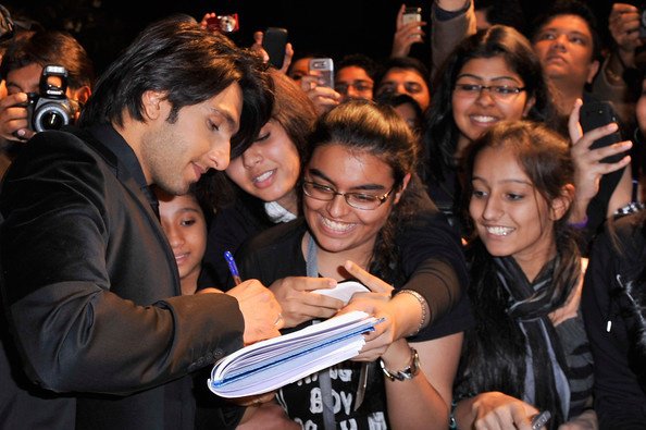 تأثیر سلبریتی ها بر جوانان